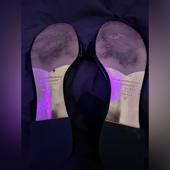 Ted Baker black sandals size EU 36 US size 6 
Ted Baker London - Picture 10 of 16